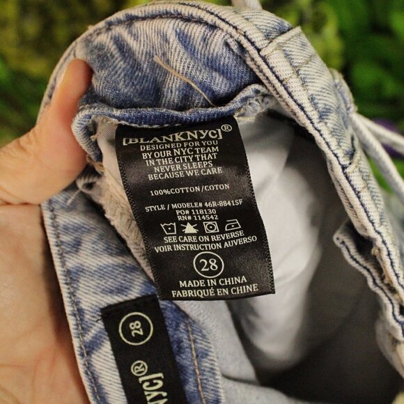 BlankNYC Pay Back Pleated High Rise Denim Shorts with Belt Blue Size 28 NWT - Picture 9 of 11